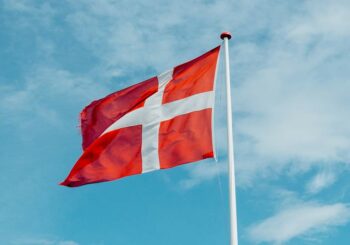 Covid:19: Dinamarca admite que recomendar vacina a menores de 16 anos foi um erro