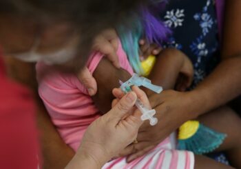 Sobre a vacinação contra COVID-19 em crianças