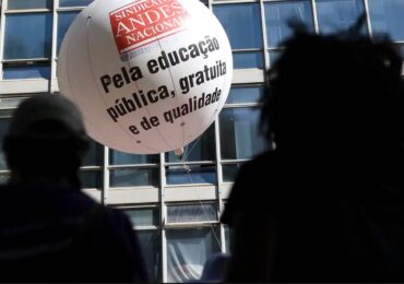 Editorial: décadas altos investimentos em Universidades Públicas provam-se inúteis na proteção da população